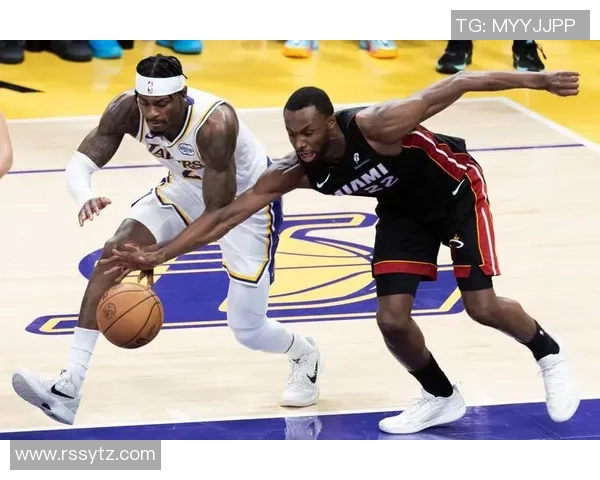 NBA总决赛湖人对热火第二场精彩录像回放分析与战术解读 NBA总决赛湖人对热火第二场精彩录像回放分析与战术解读